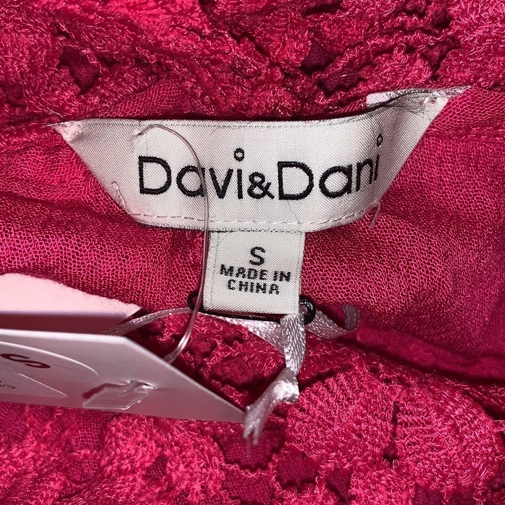 Davi & Dani Pink Macrame Lace Crepe Blouse NWT S - Picture 5 of 7